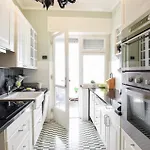 2 Bedroom Cozy In