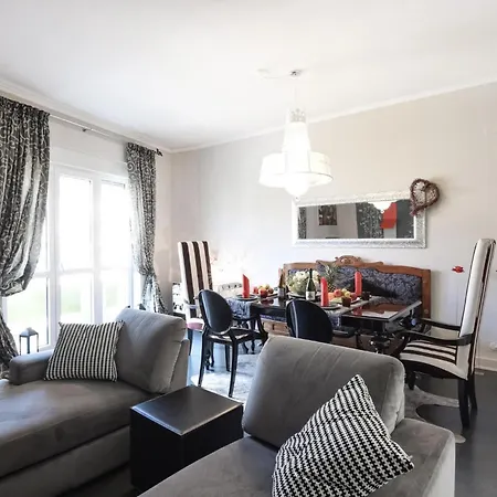 Apartment 2 Bedroom Cozy In *